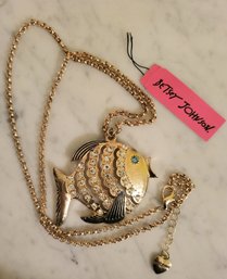 MARKED 'BETSEY JOHNSON' LARGE FISH PENDANT WITH CRYSTALS NECKLACE--26'