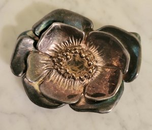 MARKED 'MH STERLING' LARGE FLOWER BROOCH