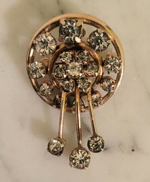 GOLDTONE MARKED 'KRAMER OF NEW YORK' BROOCH WITH CRYSTALS