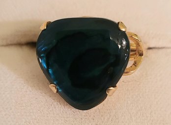 MARKED 14KT GOLD ELECTROPLATE RING WITH GREEN HEART SHAPED STONE--SIZE 8