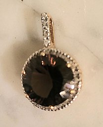 10K YELLOW GOLD DIAMOND & SMOKY QUARTZ ROUND PENDANT(2.7grams)