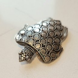VINTAGE STERLING SILVER (MARKED 925) (HONO??) SEA TURTLE PIN