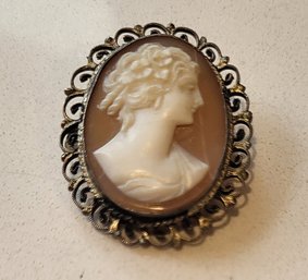 VINTAGE Lovely  CARVED Portrait Italian CAMEO PIN/PENDANT