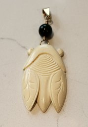 VINTAGE  GUMPS 14Kt Yellow Gold HAND CARVED PEND WITH GREEN JADE BEAD