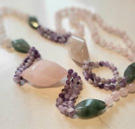 VINTAGE BEADED NECKLACE WITH ROSE QUARTZ , GREEN AND LAVENDER BEADS & STONES--28'L
