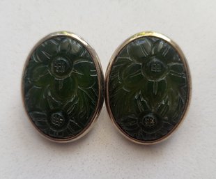 VINTAGE STERLING SILVE (925) CLIP ON EARRINGS WITH ETCHED GREEN STONE