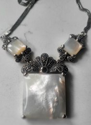 VINTAGE STERLING SILVER MARKED 925 MOTHER OF PEARL PENDANT NECKLACE