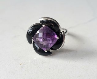VINTAGE STERLING SILVER MARKED 925 FLOWER RING WITH PURPLE STONE--SIZE 9