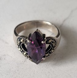 VINTAGE STERLING SILVER MARKED 925 RING WITH PURPLE STONE--SIZE 6 1/2