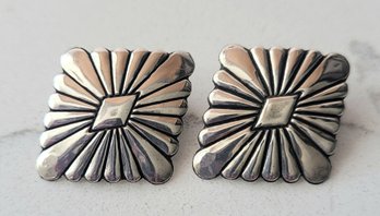 VINTAGE STERLING SILVER NATIVE AMERICAN INSPIRED ENGRAVED CLIP ON EARRINGS