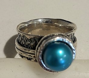 VINTAGE STERLING SILVER 925-ISRAEL TEXTURED MOVEABLE BAND & DYED CULTURED PEARL RING--SIZE 9