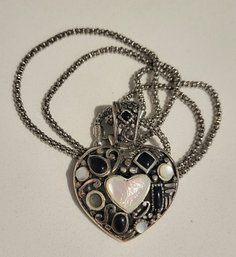 VINTAGE STERLING SILVER 925-ITALY MOTHER OF PEARL & ONYX TEXTURED HEART PENDANT NECKLACE---18'L