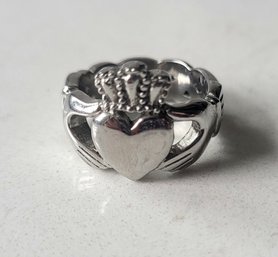 VINTAGE STAINLESS STEEL IRISH CLADDAGH WITH CELTIC KNOT ETERNITY DESIGN RING--SIZE 6