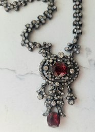 VINTAGE  QUALITY SILVERTONE RHINESTONE NECKLACE WITH PENDANT WITH RED STONES--14'L