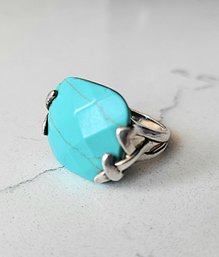 VINTAGE STERLING SILVER CARVED TURQUOISE  COLOR STONE POSSIBLY Dyed Howlite-  COCKTAIL RING---SIZE 9
