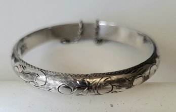 VINTAGE 'SIAM 925 STERLING' SILVER ENGRAVED HINGED BANGLE