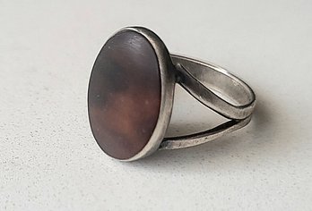 VINTAGE STERLING SILVER 925 RING WITH BROWN OVAL STONE--SIZE 4