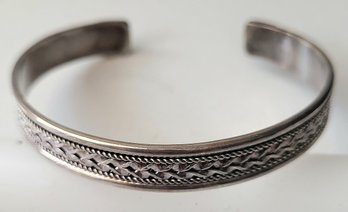 VINTAGE STERLING SILVER MARKED 925 CUFF BRACELET