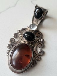 VINTAGE STERLING SILVER MARKED 925 PENDANT WITH BLACK ONYX & AMBER STONES