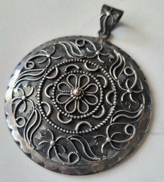 VINTAGE STERLING SILVER MARKED 925 MEDALLION STYLE PENDANT