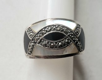 VINTAGE STERLING SILVER MARCASITE ONYX & MOTHER OF PEARL INLAY BAND RING---SIZE 9