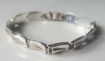 VINTAGE STERLING SILVER MARKED 925 ITALY TWO TONED V LINK BRACELET