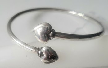 VINTAGE STERLING SILVER MARKED 925 BYPASS REMOVEABLE HEART CHARM CUFF BRACELET