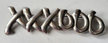 VINTAGE STERLING SILVER MARKED 925 XXXOOO KISSES & HUGS BROOCH