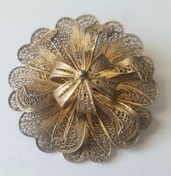 VINTAGE GOLDTONE MARKED 'PERFEITOS' FILIGREE FLORAL BROOCH MADE IN PORTUGAL