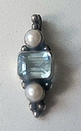 VINTAGE STERLING SILVER MARKED 925 'JGD' CULTURED PEARL AND TOPAZ PENDANT