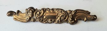 ANTIQUE VICTORIAN SCULPTED  BAR SHAPE PIN