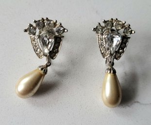 VINTAGE MARKED 'MARVELLA' SILVERTONE SCREWBACK EARRINGS WITH RHINESTONES & FAUX PEARL