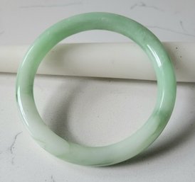 VINTAGE  GREEN  JADE  BANGLE BRACELET