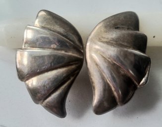 VINTAGE STERLING SILVER MARKED 925 CLIP ON EARRINGS