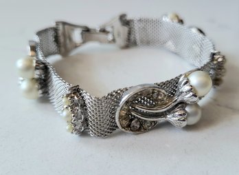 VINTAGE SILVERTONE MESH   BRACELET WITH PEARLS---