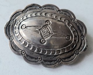 VINTAGE HAND MADE OVAL   SILVER NATIVE AMERICAN BROOCH