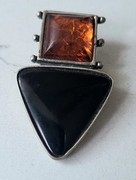 VINTAGE  CONTEMPORARY MODERN MARKED STERLING SILVER AMBER & BLACK ONYX PENDANT/BROOCH