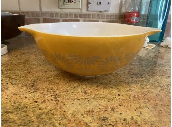 Vintage Pyrex Bowl