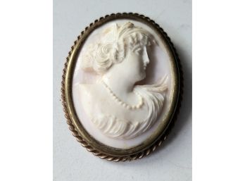 ANTIQUE CARVED RELIEF CAMEO BROOCH