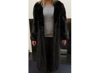 VINTAGE LADIES SIZE 8 MINK COAT