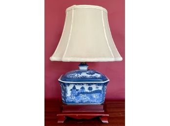 Vintage Chinese Export Blue & White Lamp W/shade