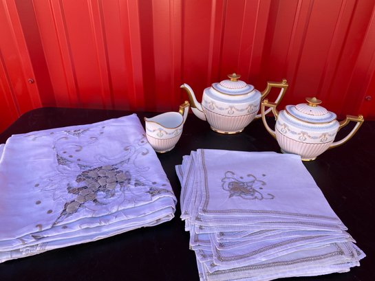 Spectacular Vintage Royal Doulton Tea Set With 12 Embroidered Napkins & A Tablecloth