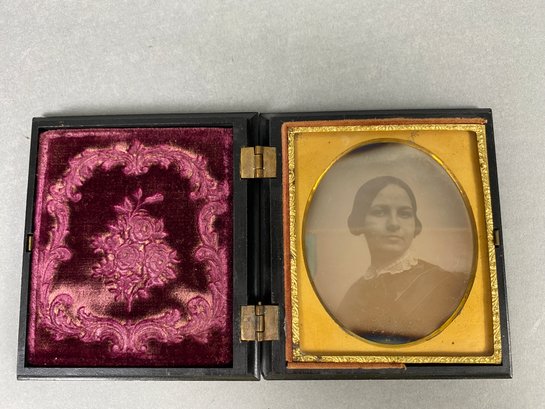 Beautiful Mid 1800s Antique Ambrotype Of A Young Woman In An Embossed Gutta Percha Detailed Wood Case