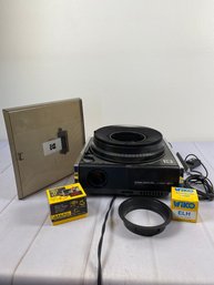 Vintage Kodak Carousel Custom 850H Slide Projector With Remote & Accessories