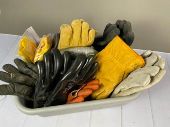 Tray Of Miscellaneous Pairs Of Work Gloves, Leather, Neoprene, Thinsulate, Cotton