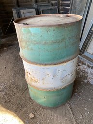 Vintage 55-gallon Barrel With Lid