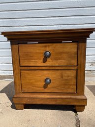 Very Nice Kincaid La-Z-Boy Nightstand Or Side Table With Two Drawers, Lot A