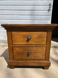 Very Nice Kincaid La-Z-Boy Nightstand Or Side Table With Two Drawers, Lot A