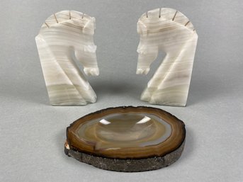 Pair Of Marble Horsehead-shaped Bookends & A Shallow Marble Or Petrified Wood Bowl