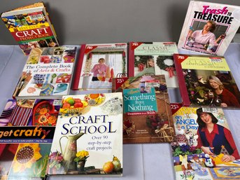 Lot Of 10 Books On Arts And Crafts, Holiday Projects & Martha Stewart Crafts And Recipes